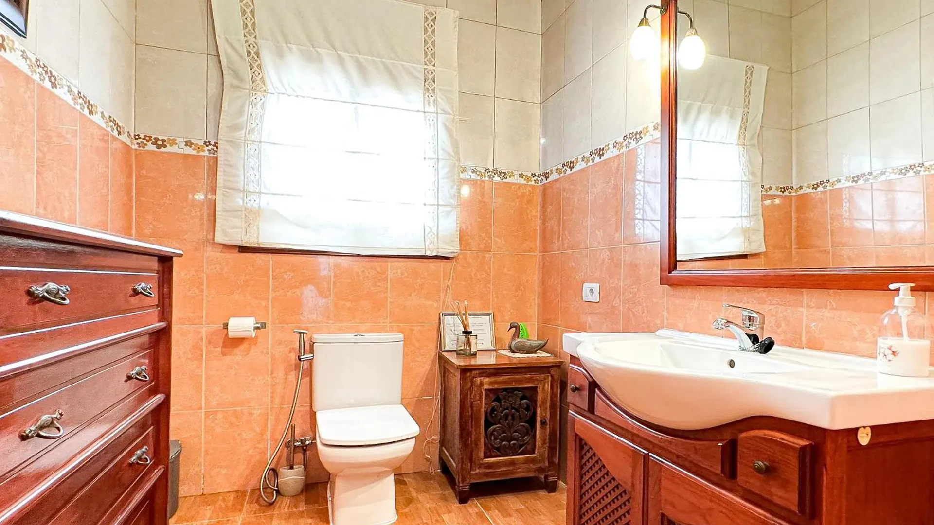 Exquisite Rural House With Garden, Pool And Sea Views Villa Arico Viejo